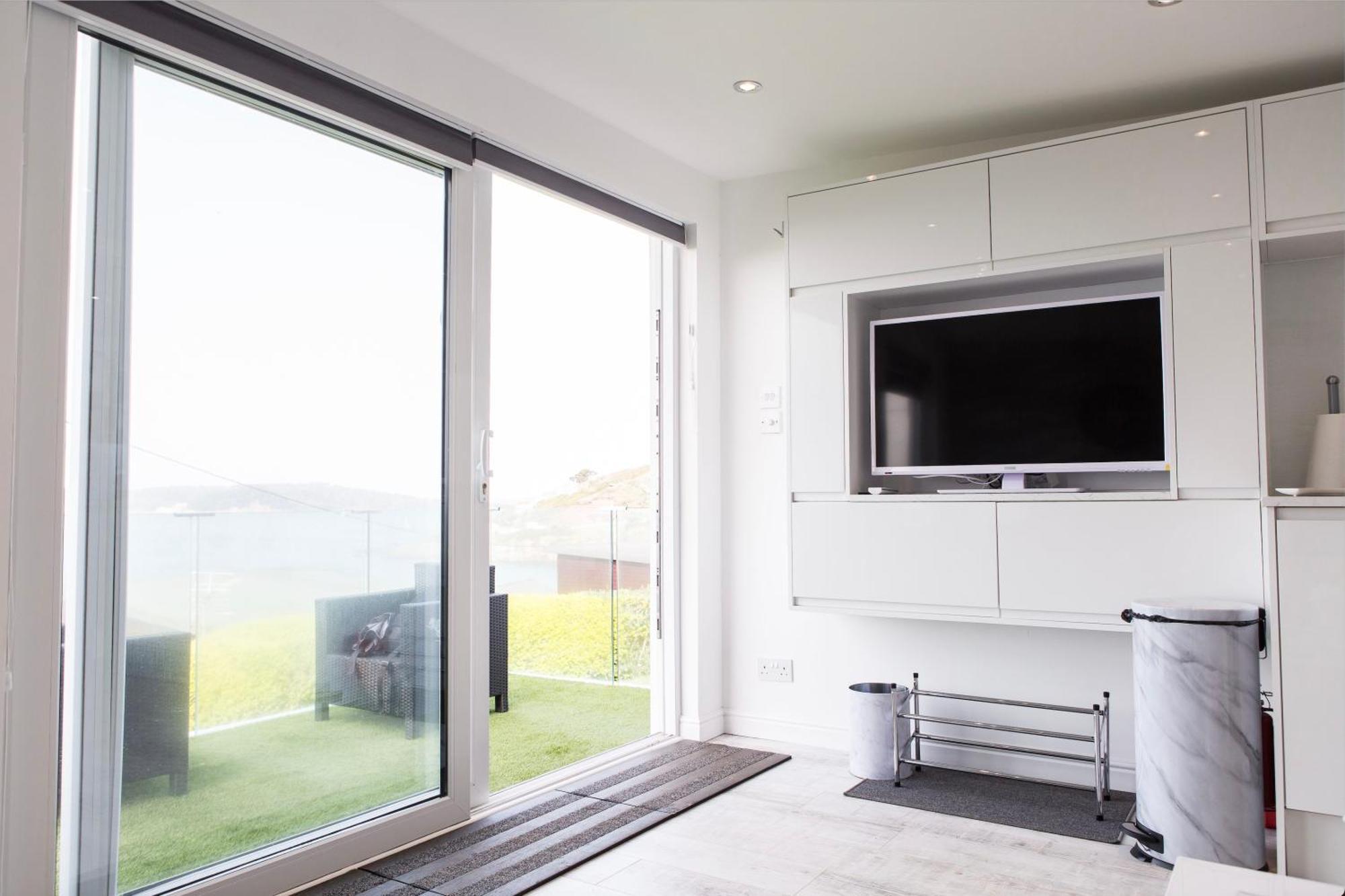 2 Bedroom Chalet With Sea Views Plymouth Eksteriør billede